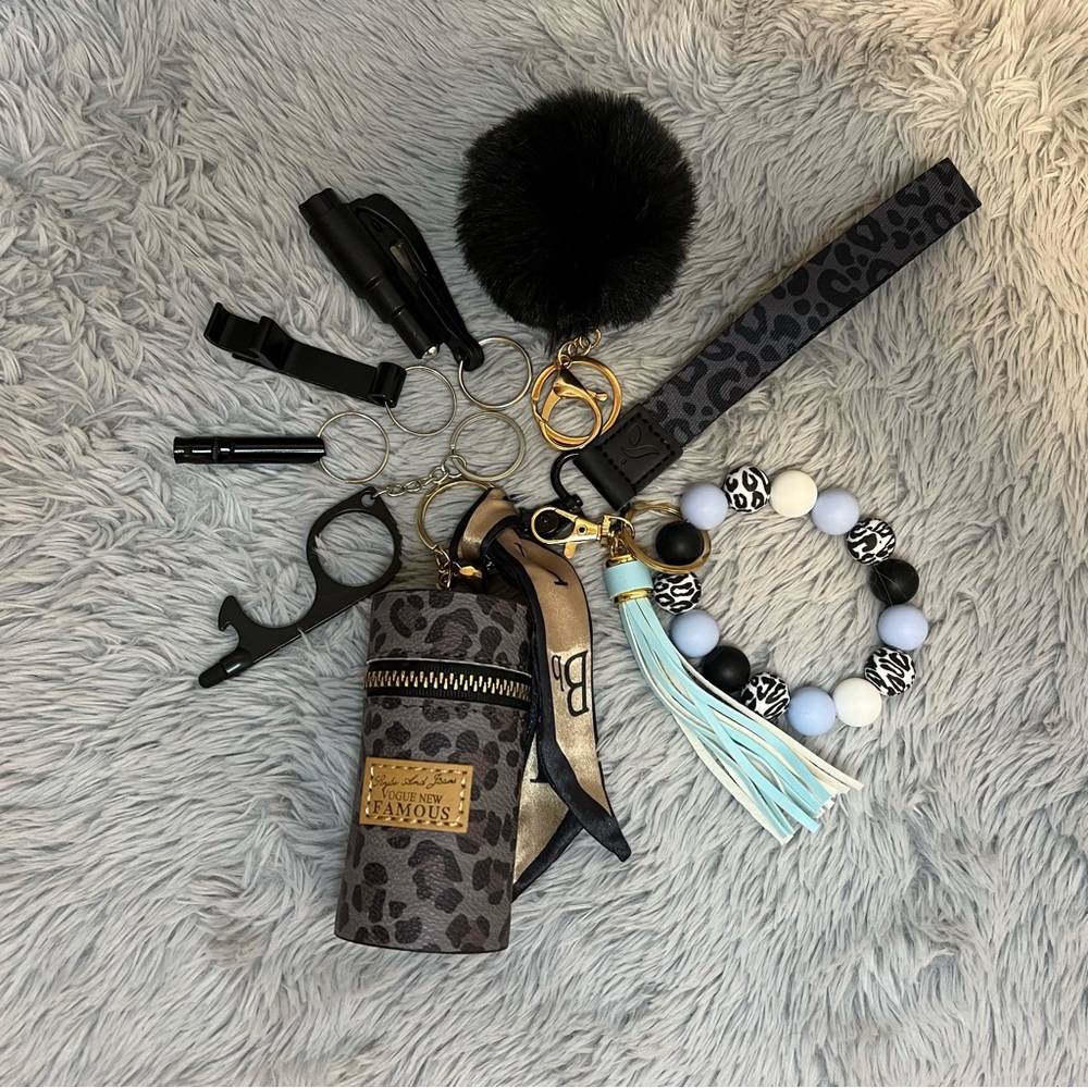 8pcs leopard print Safety Keychain Set